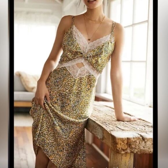 NWT ANTHROPOLOGIE Lace Slip Dress - Picture 1 of 4